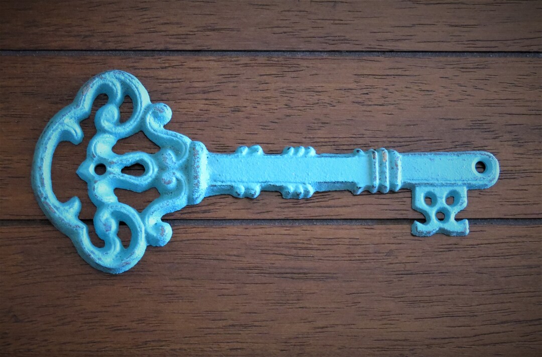 Wall Skeleton Key Decor or Paperweight / Cast Iron Key / Vintage