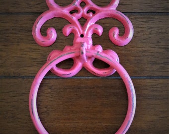Retro Style Scrolled Towel Ring / Hand Towel Iron Hanger / Hot Pink or Pick Color / Country Cottage Bathroom Kitchen Decor / Towel Holder