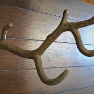 Coat Hat Leash Key Hook / Tree Branch Decor / Light Brown or Pick Color / Cabin Lodge Woodland Rustic Decor / Entrance Cast Iron Hanger
