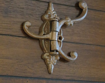 Cast Iron Wall Hook /French Cottage /Aged Copper or Pick Color/Mud Room /Towel Hook/ Bath hook / Ornate Wall Hook /3 Hook Swivel/ Swing Hook