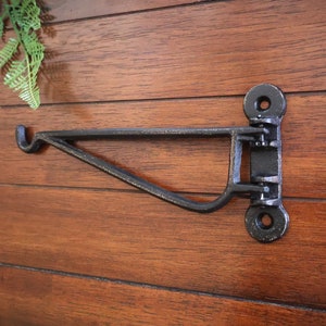 Wall Hook Vintage Style Black Metal Iron Hanger Garden Wall Mounted Large Projection Hook for Hanging Decorations Wind Chimes Plants Baskets