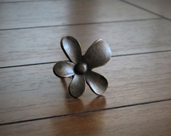 Bronze Flower Knob /  Dresser Drawer Cabinet Desk Knob / Metal Knob / Furniture Hardware