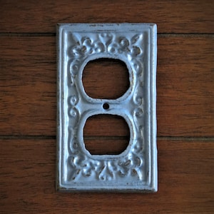Decorative Electrical Outlet Plate / Electric Outlet Cover / Wildflower Blue or Pick Color / Plug-in Cover / Fleur de Lis /Shabby Chic Decor