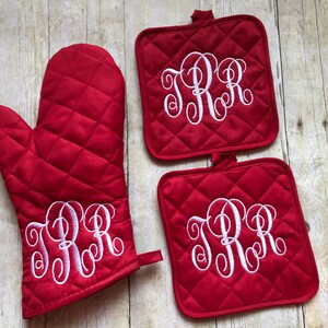 Monogrammed Oven Mitt and Pot Holders