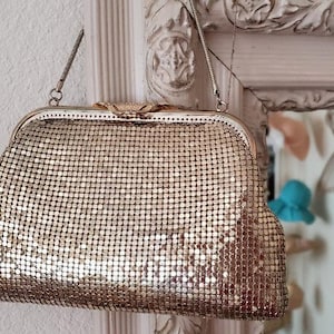Bolso de noche de malla * Malla metálica dorada * Monedero dorado * Malla metálica dorada * Asa de cadena *