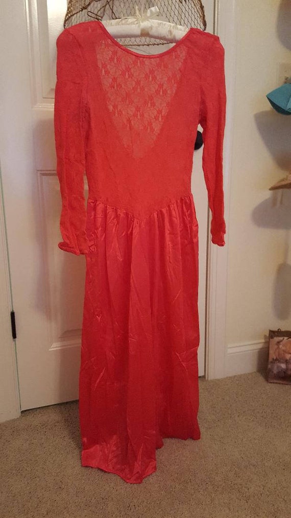 Vintage Night Gown*Red Lace Gown*Red Lace n Nylon 