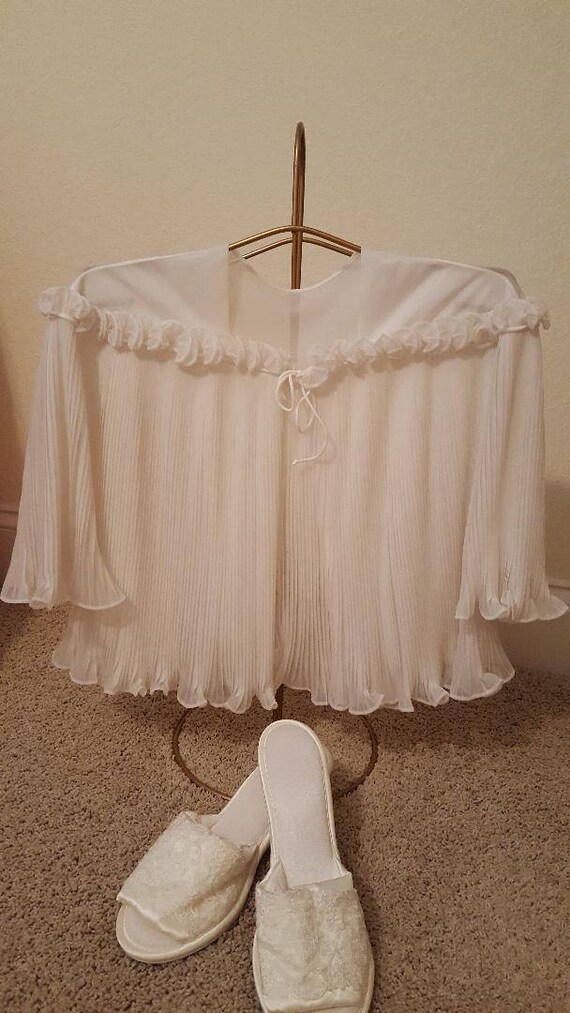 Bed Jacket Vanity Fair*Vtg White Pleated Nylon Bed