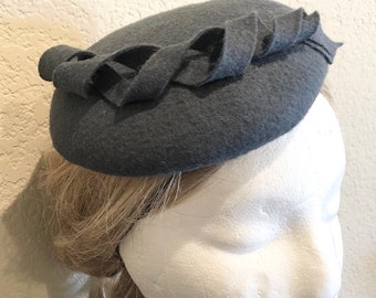 Handmade Gray wool felt fascinator hat Gray Wool Pillbox Hat: Elegant Bow Veil Fascinator - Etsy main image 4