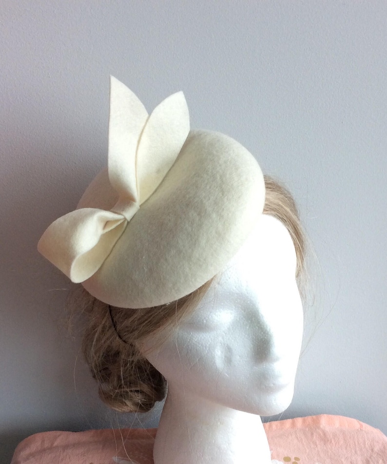 IVORY 100 Merino Wool Fascinator Hat Ivory off White Bow Hat, Pillbox
