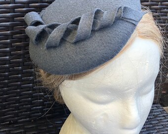 Wool Fascinator Hat - Dark Gray Blue Hat, Pillbox Hat, Round  display picture 3