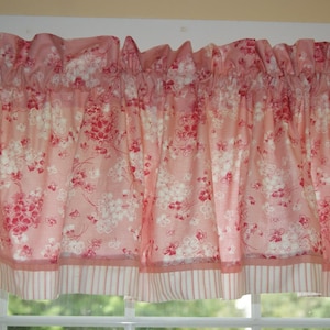 Pink White Floral Valance – Maywood Rhapsody in Bloom – 17&quot;x81&quot; Handmade Curtain – Wide Window Topper – Custom Size Kitchen or Living Room