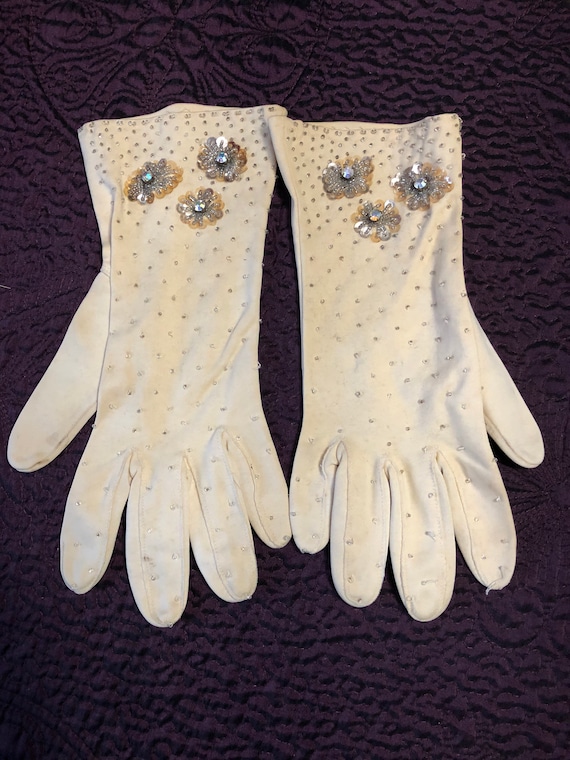 Vintage Beaded Cream Gloves with Rhinestone Detail