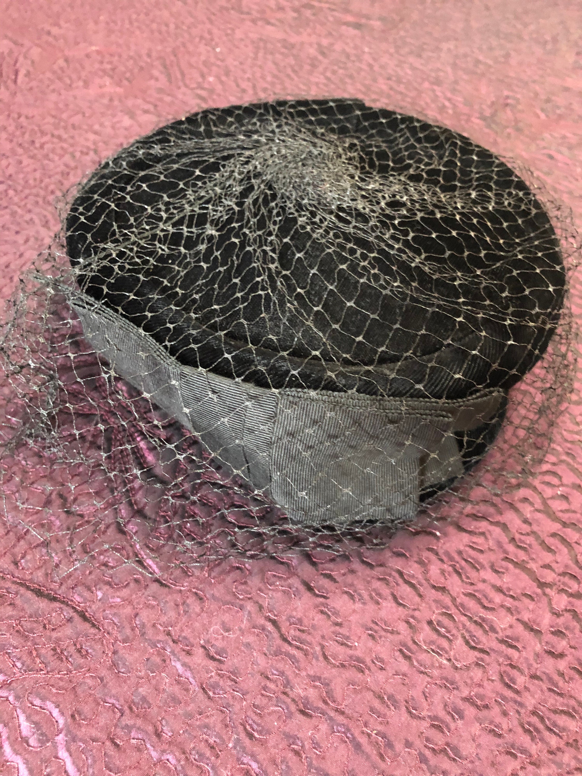 STUNNING VINTAGE 1950S RICH BLACK VELVET PILLBOX HAT WITH NETTING, UNION MADE! A few stills from my Sunday night date look. This hat is  main image 3