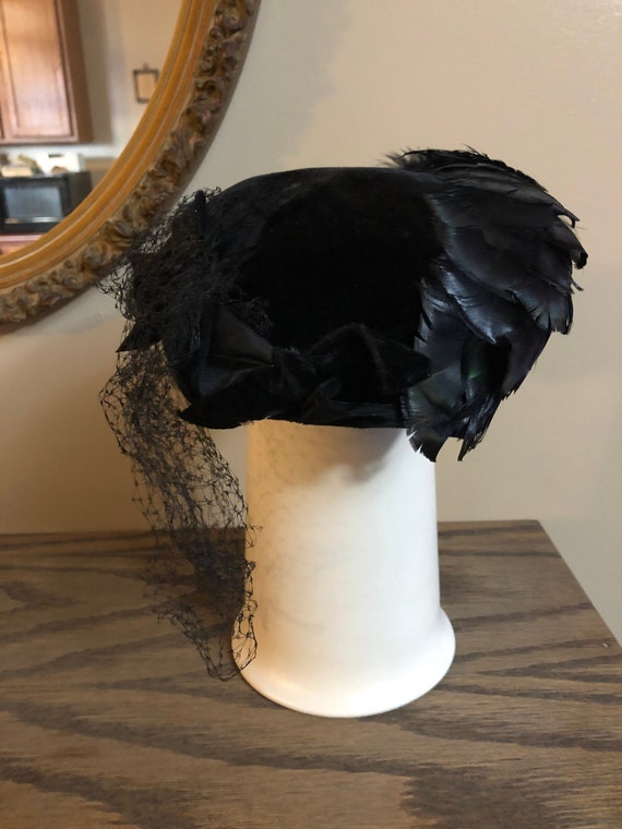 Vintage 1950's Black Velvet and Feather Hat - image 1