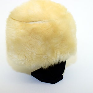 Marshall Field & Company Hat Bars Vintage Women&#39;s Cream Fur Hat - Made in Italy