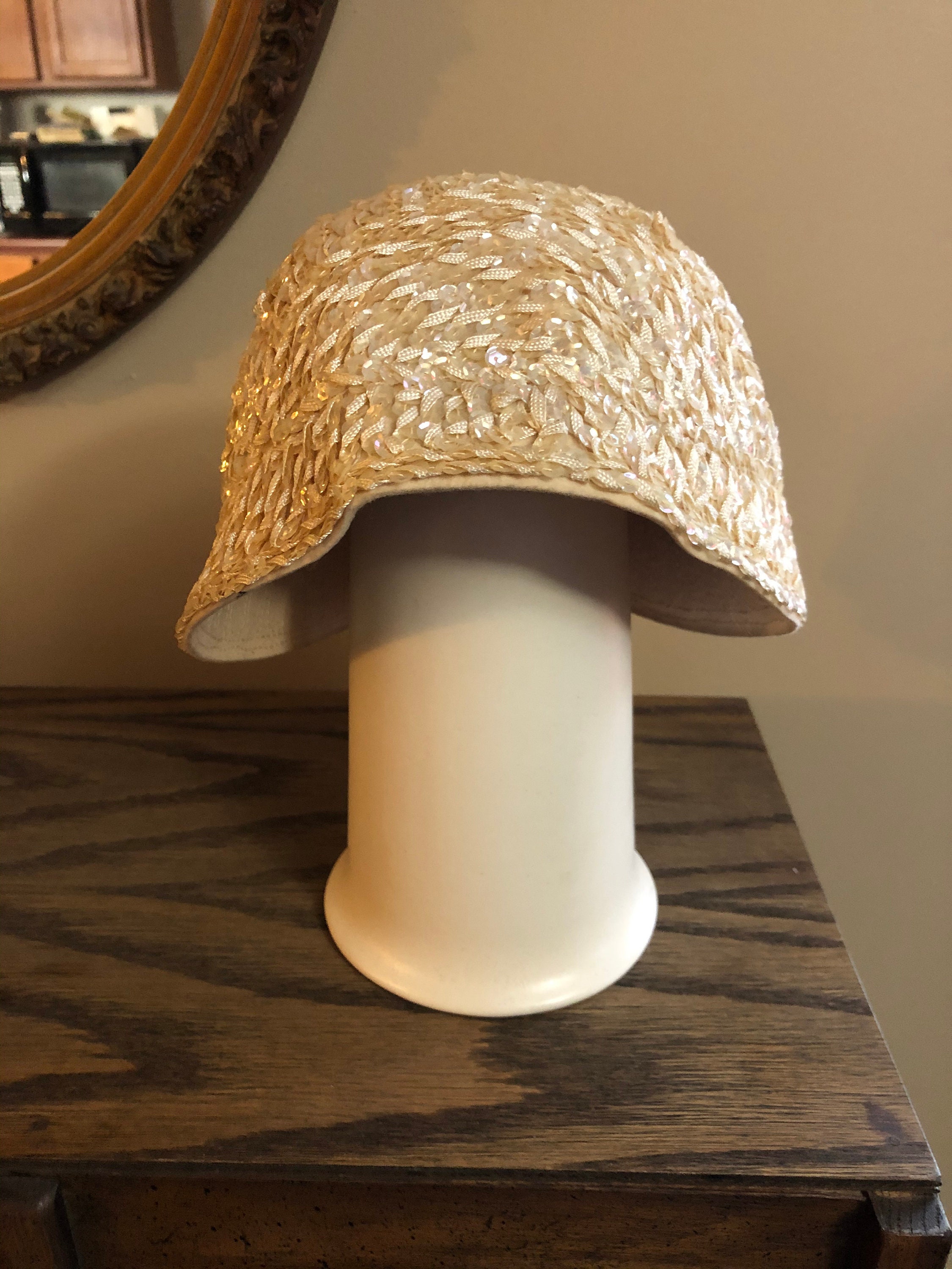 Vtg 50s 60s Iridescent Sequin Cloche Hat Cream Coiled Satin MCM 1950s Opalescent Sequin Covered Cream Soft Wool Felt Cloche  main image 3