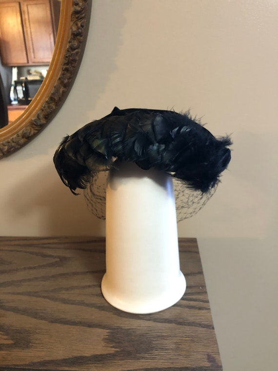 Vintage 1950's Black Velvet and Feather Hat - image 3