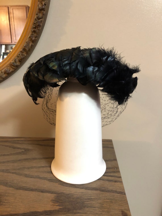 Vintage 1950's Black Velvet and Feather Hat - image 4