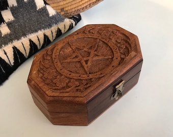 Wood OCTOGON PENTAGRAM BOX, ViNTAGE ReD VeLVET LiNED TrinKeT boX, Hand Carved, India, DiViNE Magic ProTeCTioN CrySTALS, Pentacle, WiCCaN