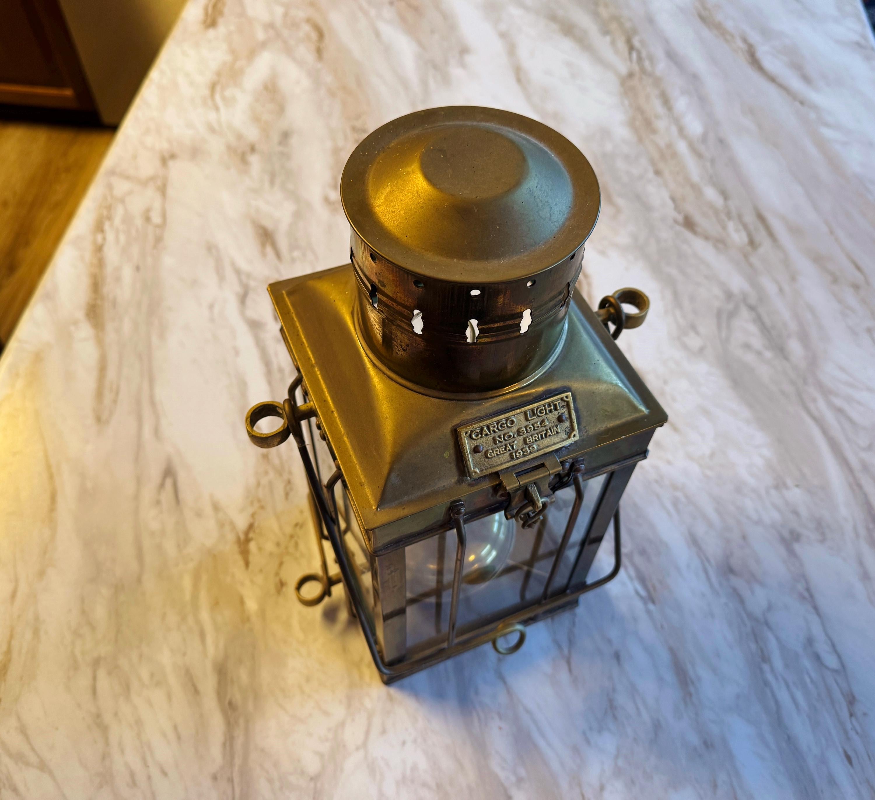 BRASS CARGO LIGHT No. 3954, Great Britain 1939, Vintage Oil Lamp