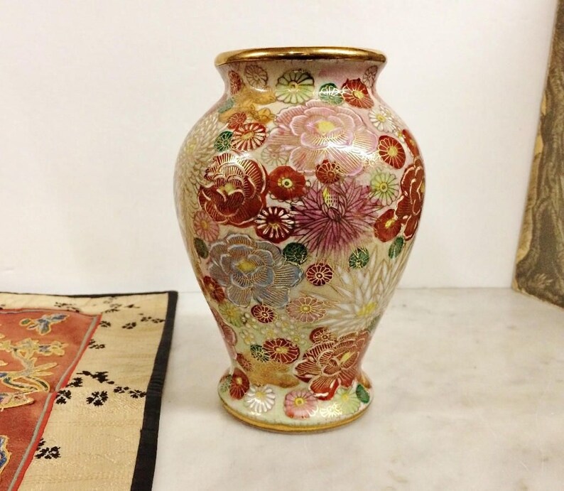 85.00 KUTANI JAPANESE VaSE HandPaiNTED fLOwERS and Etsy