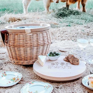 Name Initials Picnic Basket - Personalised Engraved Wicker Round Picnic Basket with Engraved Round Wooden Cheese, Serving Chopping Board Lid