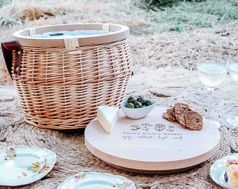 Name Initials Picnic Basket - Personalised Engraved Wicker Round Picnic Basket with Engraved Round Wooden Cheese, Serving Chopping Board Lid