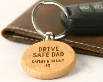 Fathers Day Name Keyring - Personalised Engraved Name Circle Round Wooden Timber Keyring Gift for Him Dad Grandfather