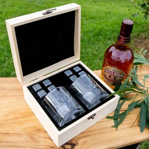 Personalised Bourbon Whiskey Glass Set with Stones – Engraved Scotch Glass Gift in Wooden Box – Custom Present for Him or Couple