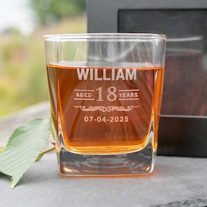 Engraved Whiskey Glass – Personalised 305ml Bourbon Scotch Tumbler Gift for Him, Custom Birthday Present for Dad, Husband or Friend