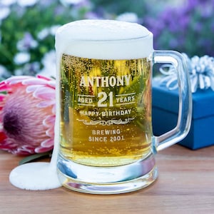 Personalised Beer Mug – Engraved 500ml Glass Birthday Gift for Him – Custom Beer Glass for Dad, Husband, Mate or Milestone Celebration