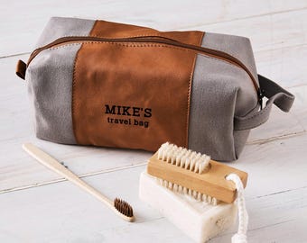 Personalised Leatherette Toiletry Bag – Engraved Travel Wash Kit with Custom Name – Gift for Him, Groom, Father or Husband