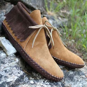 Women&#39;s 2-Tone Suede Ankle Boot With Fringe