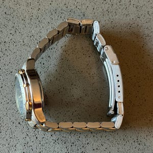 Vintage Gold & Silver Mickey Mouse Metal Band Bracelet Style Watch with Date afbeelding 4