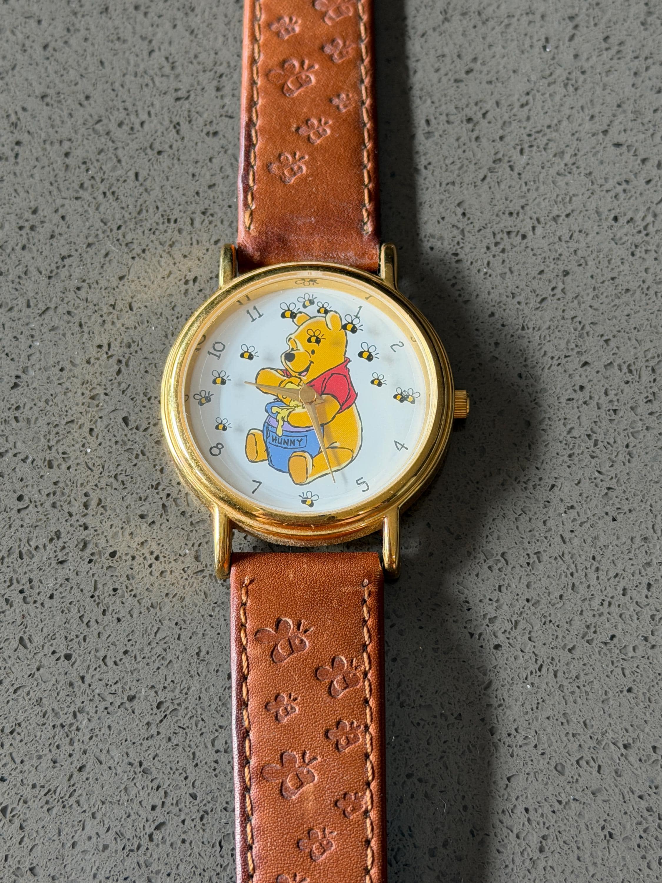 Vintage Disney Watch Winnie The Pooh Bear Analog (W012) 1990 main image 3