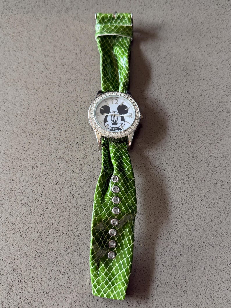 RARE Vintage Rhinestone Mickey Mouse Watch Set with 6 Interchangeable Bracelet Bands image 3
