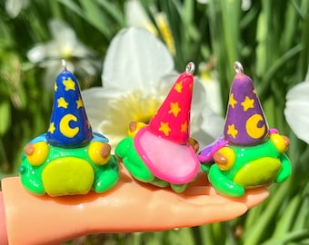 Wizard Frog Figurine: Handmade Polymer Clay Desk Decor, Whimsical Charm