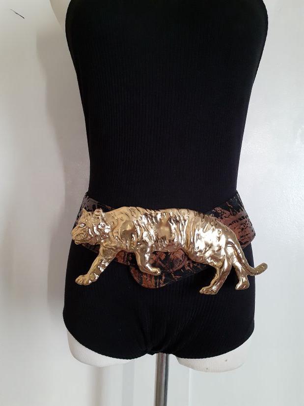 LALOON Exclusive Design Gold Tone Sculpture Figural Wild 