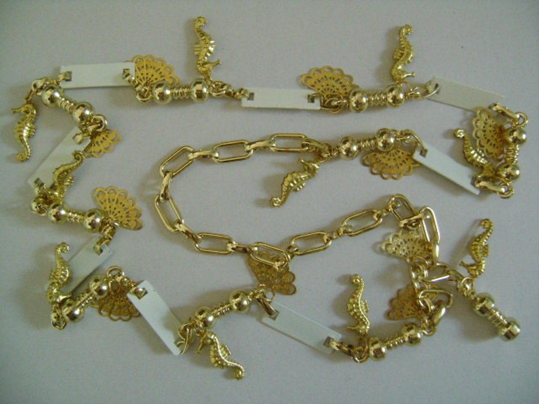 ゴージャスなファッションアクセサリー ゴールドトーン&ホワイト