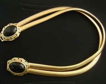 Fashionable JUDITH LEIBER Gold Tone Double Omega Snake Chain Jeweled Black Onyx Oval Round Cut Cabochon Stone Buckle Elastic Belt S M Waist