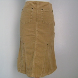 Vintage TRAFALUC Jean 100% Cotton Camel Brown Tan Corduroy Below The Knee Skirt Front Pockets With Button Decoration Made In Spain Size XS S