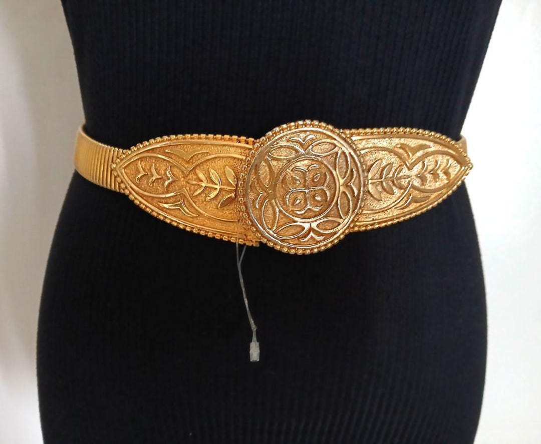 Lovely Vintage Accessocraft NYC Yellow Gold Tone Metal Flat  display picture 3