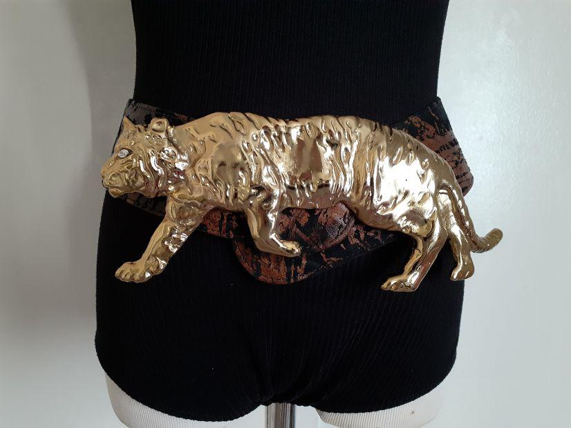 LALOON Exclusive Design Gold Tone Sculpture Figural Wild 