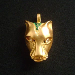 Striking Yellow Goldtone Wild Jungle Tiger Puma Panther Leopard Face Head Jeweled With Green Clear Rhinestone Eyes Pendant Very Good Quality