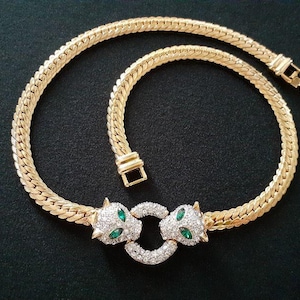 Gold Tone Flat Herringbone Chain Sparkling Crystal Double-Headed Animal Tiger Lion Panther BIG Cat Fox With Green Rhinestone Eyes Necklace