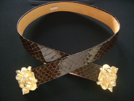 Gorgeous Mimi Di N Nautical Ocean Beach Theme Multi Sea Shells Seashell Gold Tone Buckle W/ Brown Snake Skin Leather Adjustable Belt XS to M