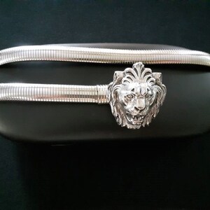 Vintage Accessocraft NYC Accessories Silver Tone Metal Omega Snake Chain Striking Jungle Lion Head Face Buckle Stretchy Belt Fits S M Waist