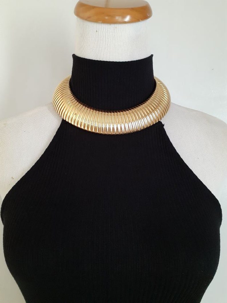 Vintage Les Bernard Unsigned Shiny Yellow Gold Tone Flexible Omega Snake Chain Couture Runway Cleopatra Wide Bold Collar Necklace Jewelry 17 image 3