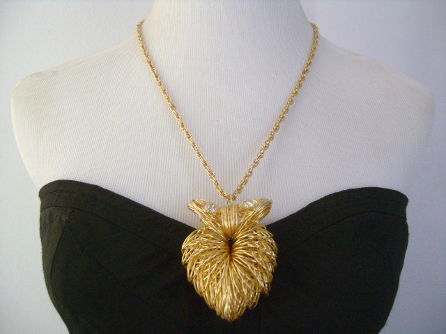 Unusual Wired Wire Sculpture Owl Exotic Bird Pendant Sparkle Rhinestone on The Eyes & Gold Chain