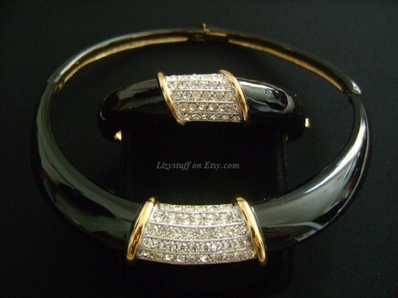 Chic Gold Plated Enameled Bangle Chic Gold Plated Enameled Bangle